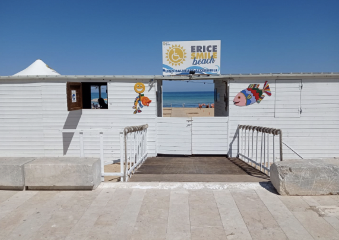 Riapre l’Erice Smile Beach, spiaggia senza barriere architettoniche