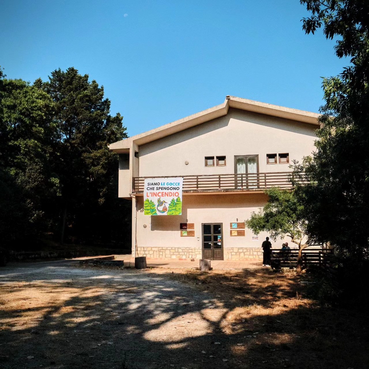 ￼Il gruppo ecologista Muschio Ribelle riporta alla luce l’ex Ostello Cielo D’Alcamo in stato di abbandono