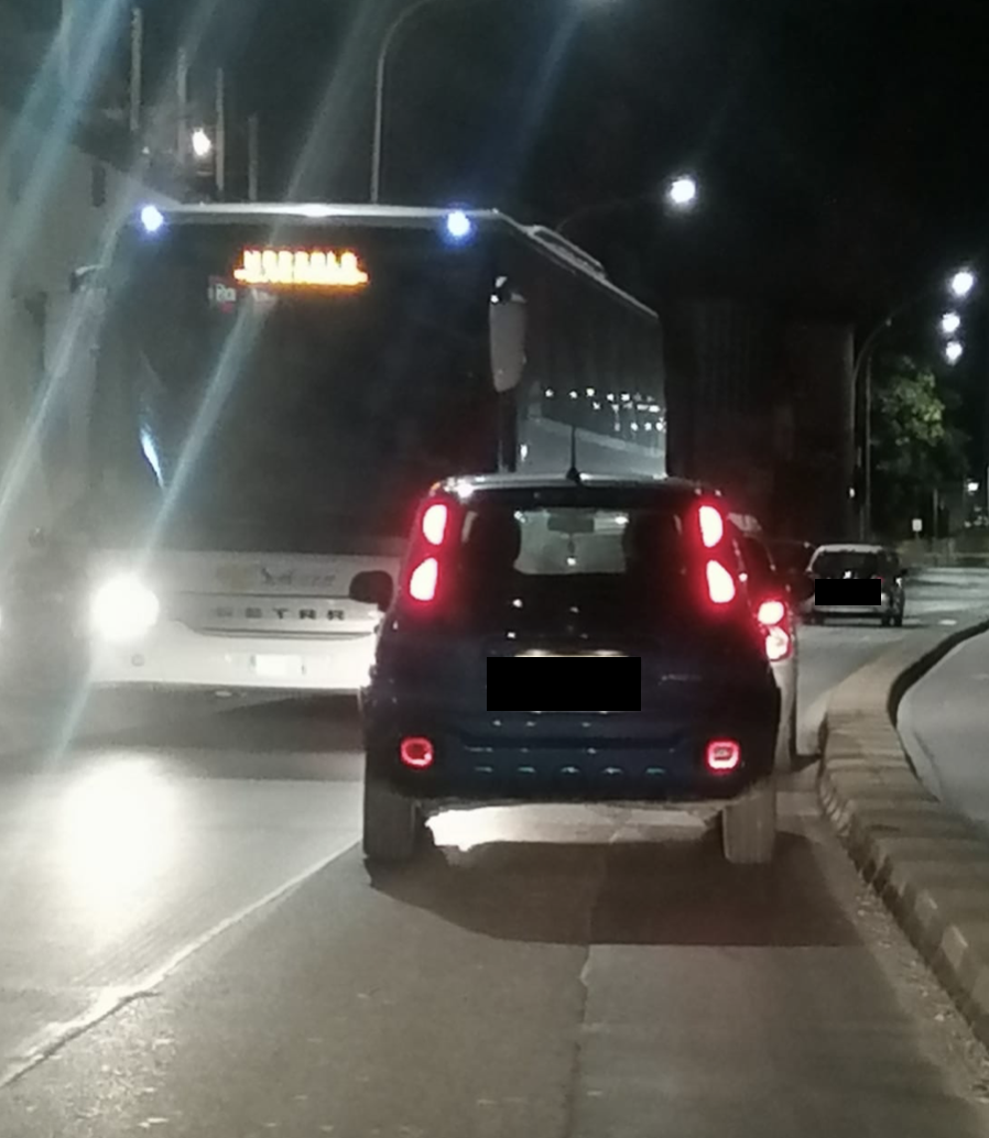 Ciclabile Marsala, quando passa il pullman… il traffico si blocca