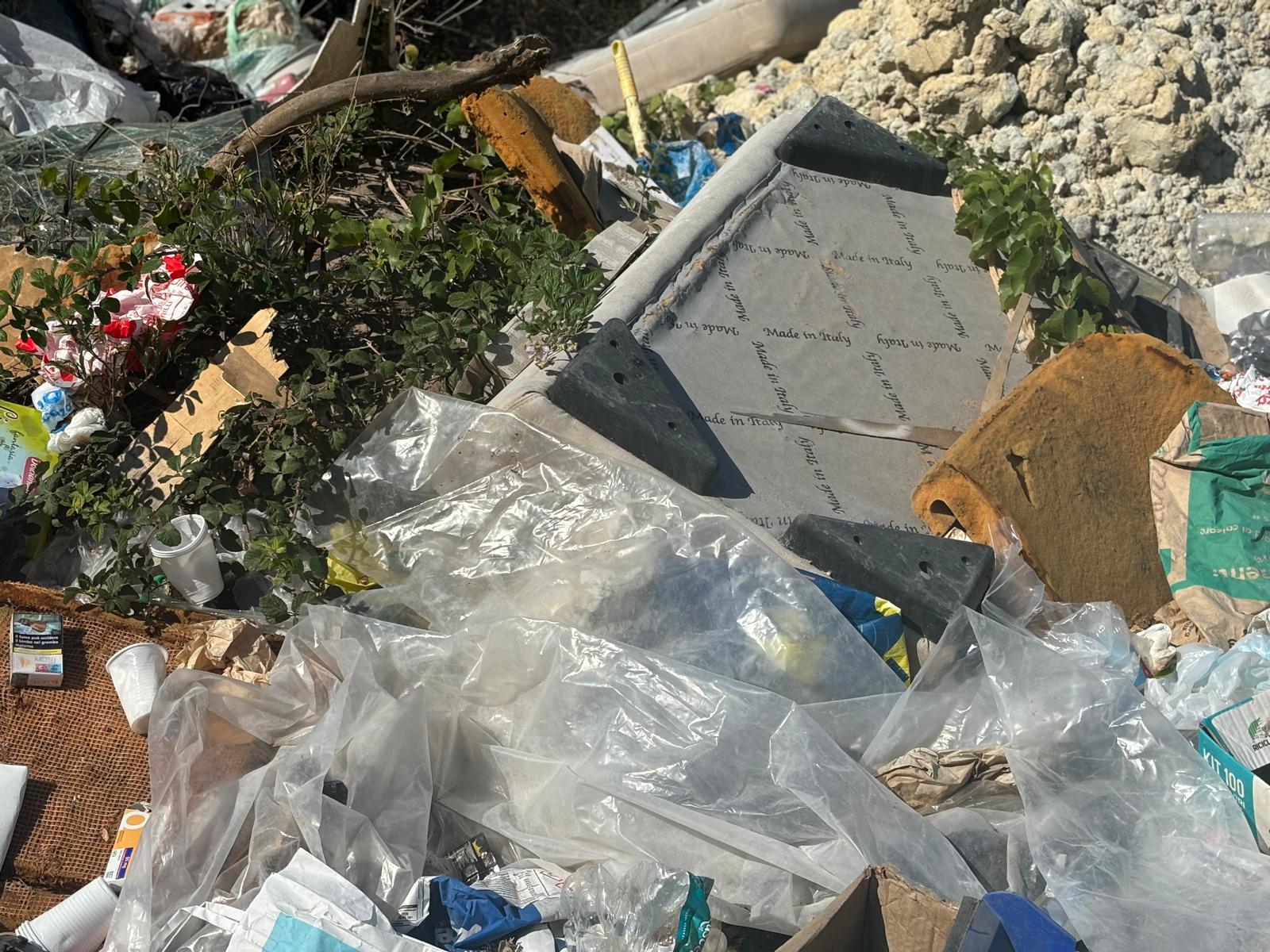 Di Girolamo: “Cicerone ad amici turisti, a Marsala gli occhi cadono sui rifiuti abbandonati”