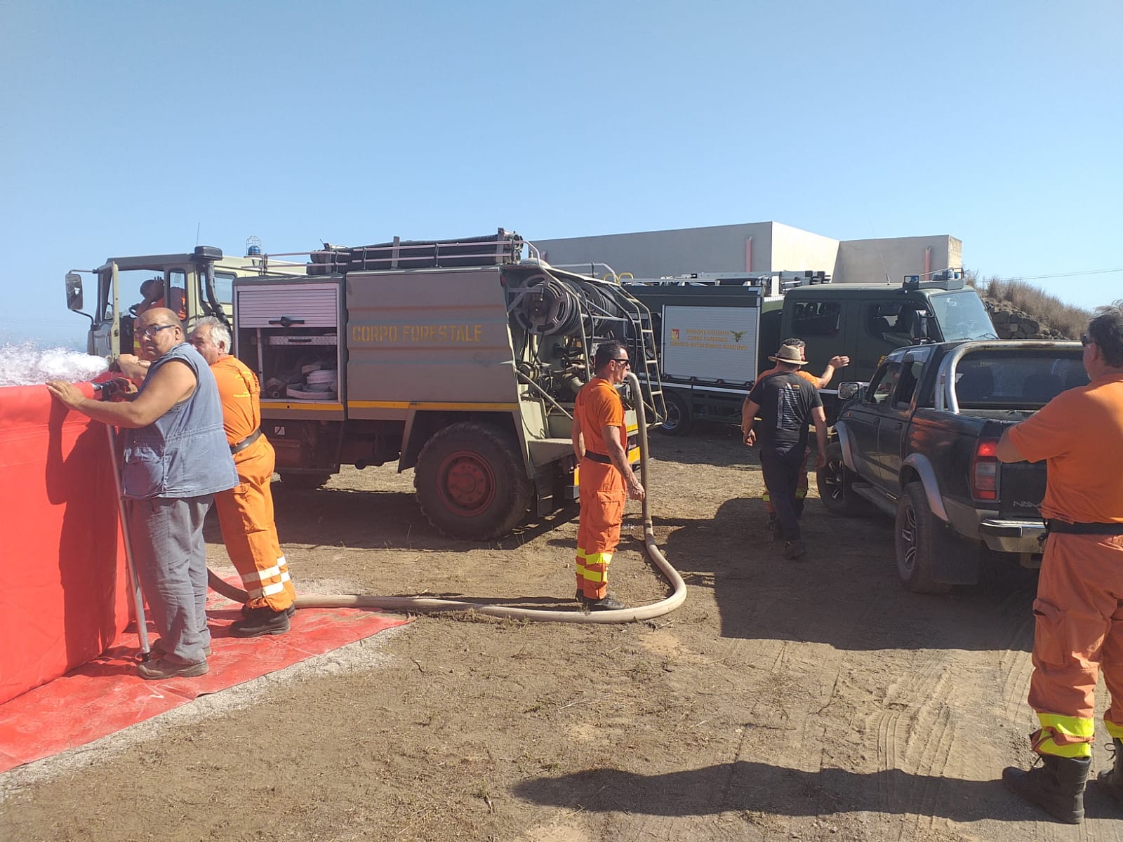 Pantelleria combatte la siccità installando sei vasche mobili con 30mila litri