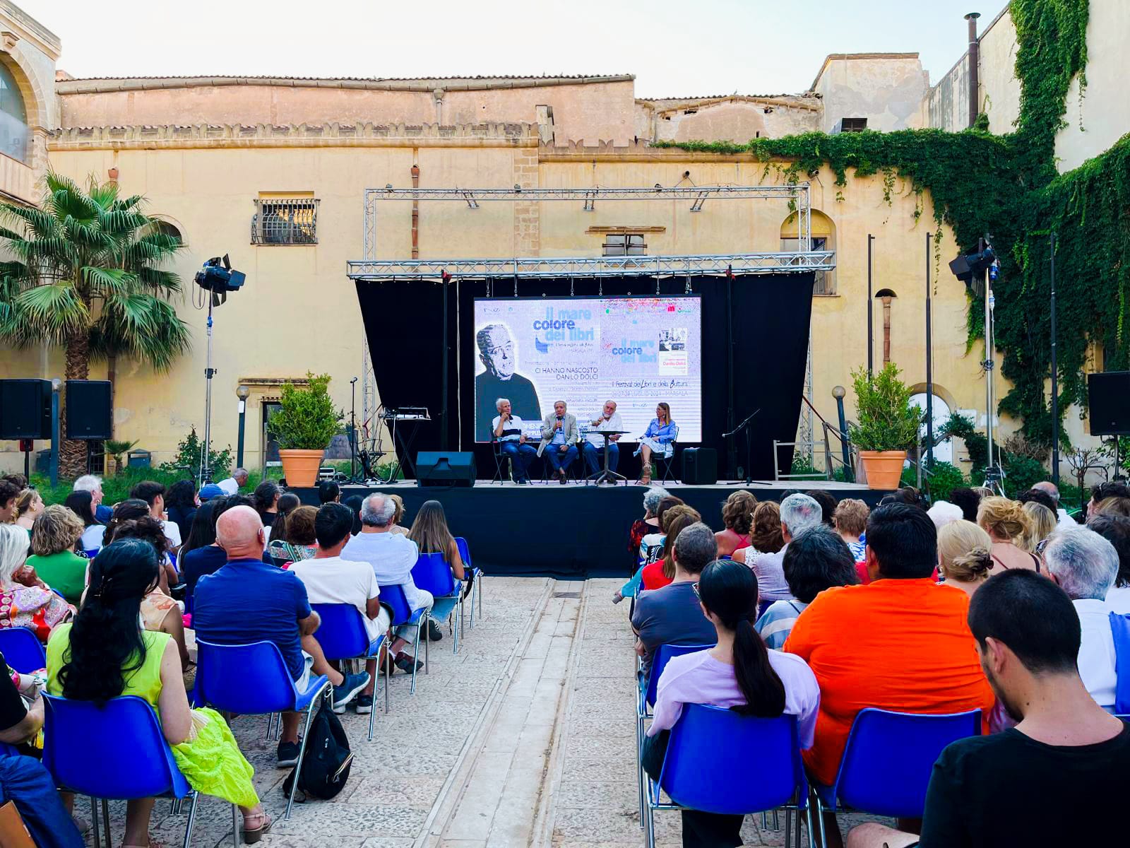 Il mare colore dei libri attraverso la voce dei protagonisti: intervista a Maurizio Piscopo su Danilo Dolci. VIDEO