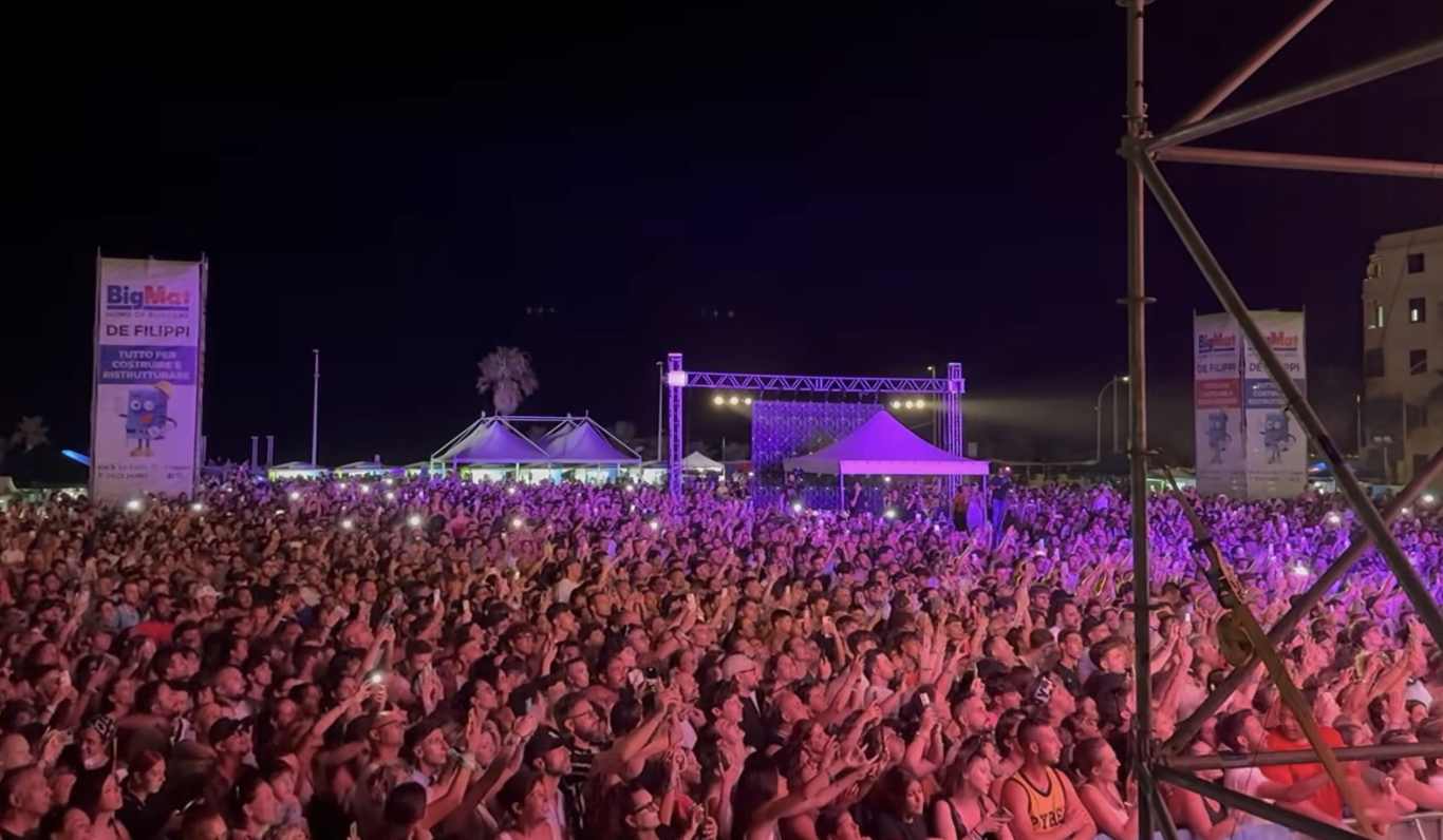 Trapani riscopre la musica (pop), in piazza circa 10mila persone per il Green Valley. VIDEO
