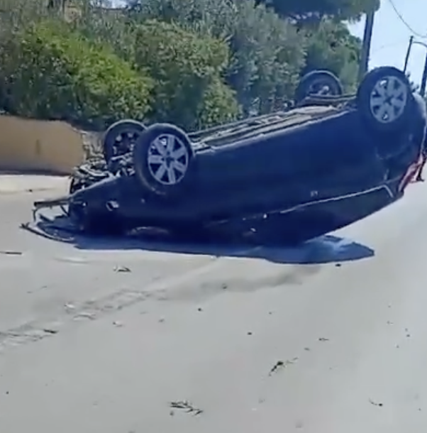 Grave incidente a Marsala, auto si ribalta in via Trapani