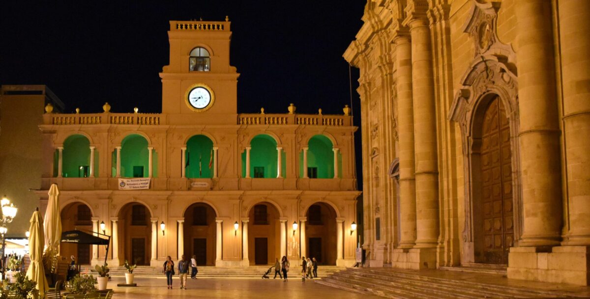 Marsala si colora di verde a sostegno della ricerca sulla fibrosi cistica