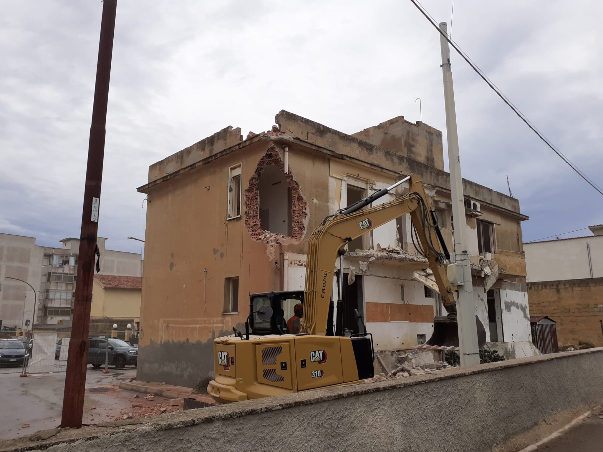 Marsala: demolita palazzina di via Mazara, ne sorgerà una nuova per 5 famiglie. VIDEO