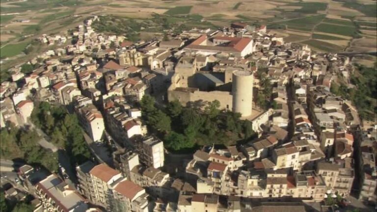 Risse a Salemi, il sindaco: “Incontro in Prefettura, adesso denunceremo”