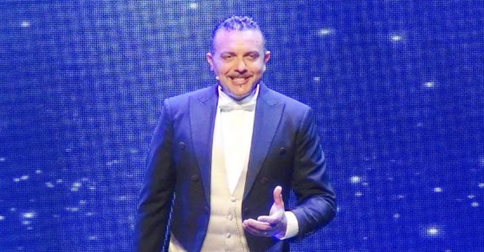 Dalle chiese alle crociere: un tenore marsalese porta la lirica nel mondo (e canta in cinese)