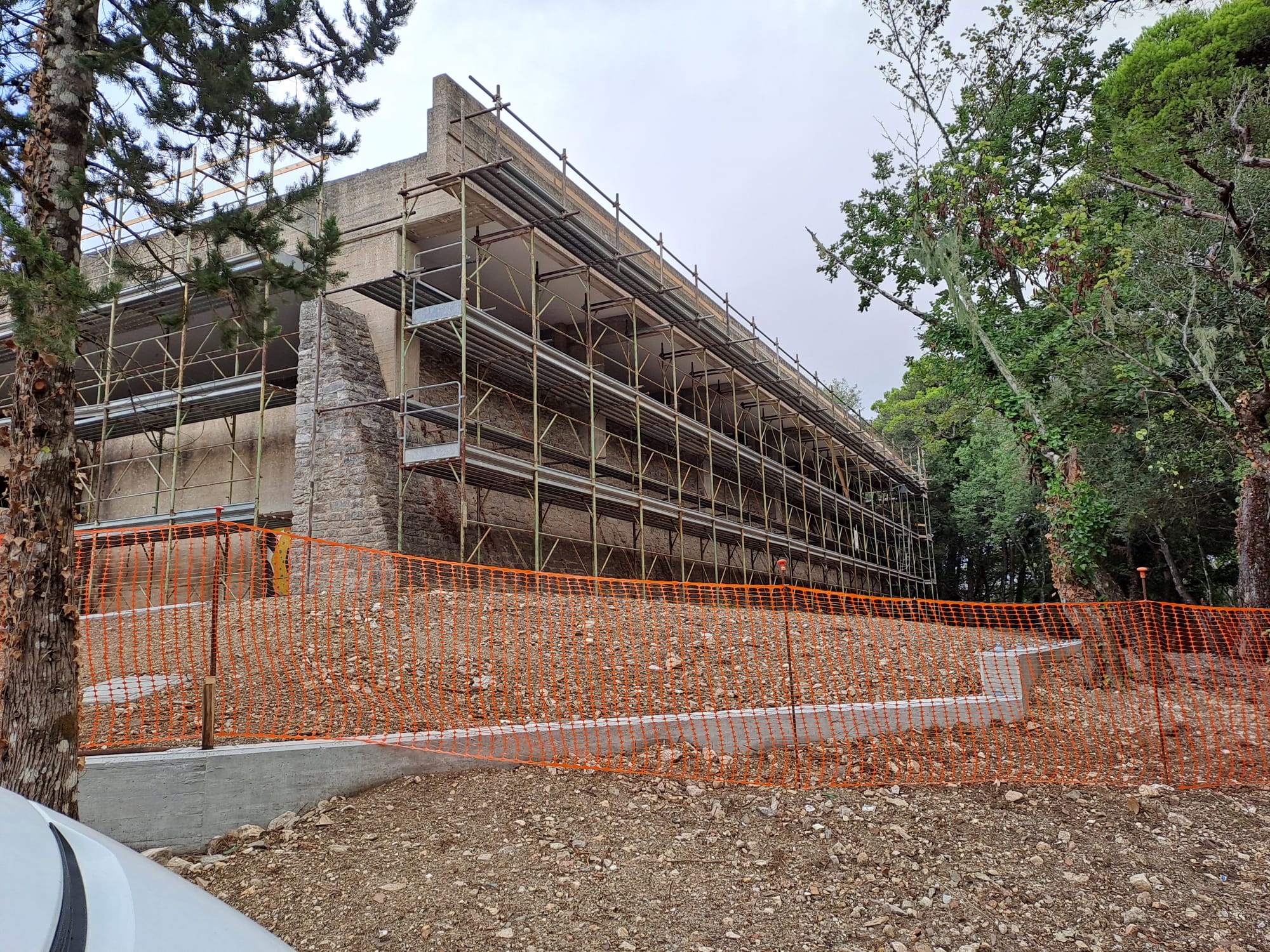 Ad Erice iniziati i lavori di riqualificazione della palestra di Porta Spada e del campo San Nicola