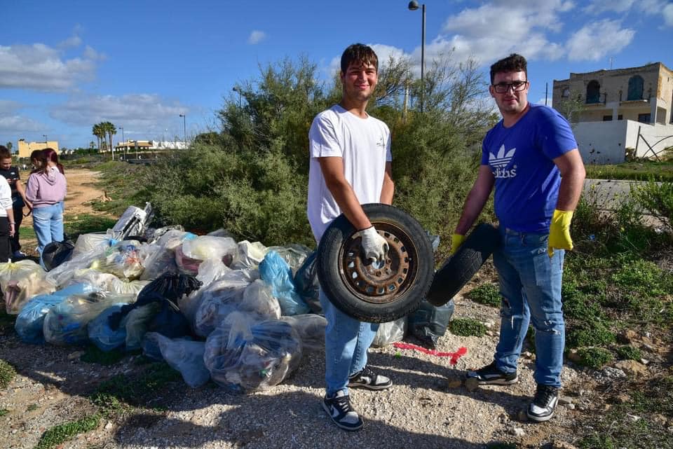 A Mazara 100 volontari Plastic Free raccolgono 900 kg di rifiuti