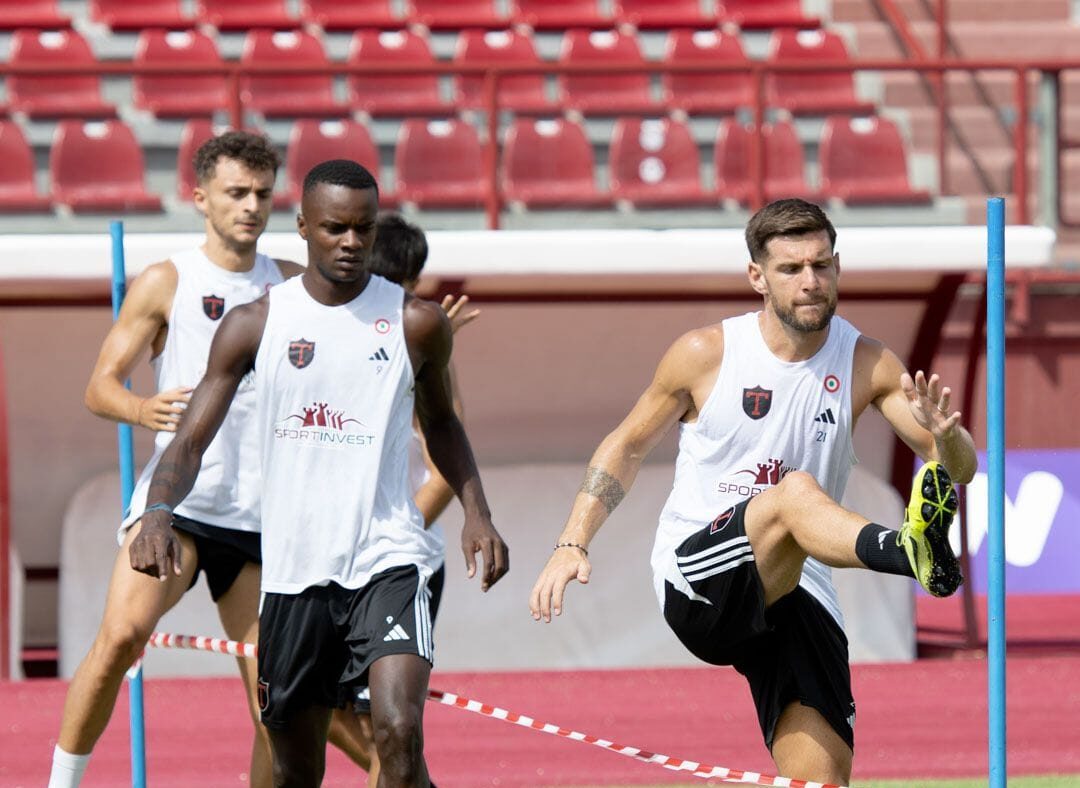 Calcio: granata pronti a sfidare il Taranto nell’anticipo di C