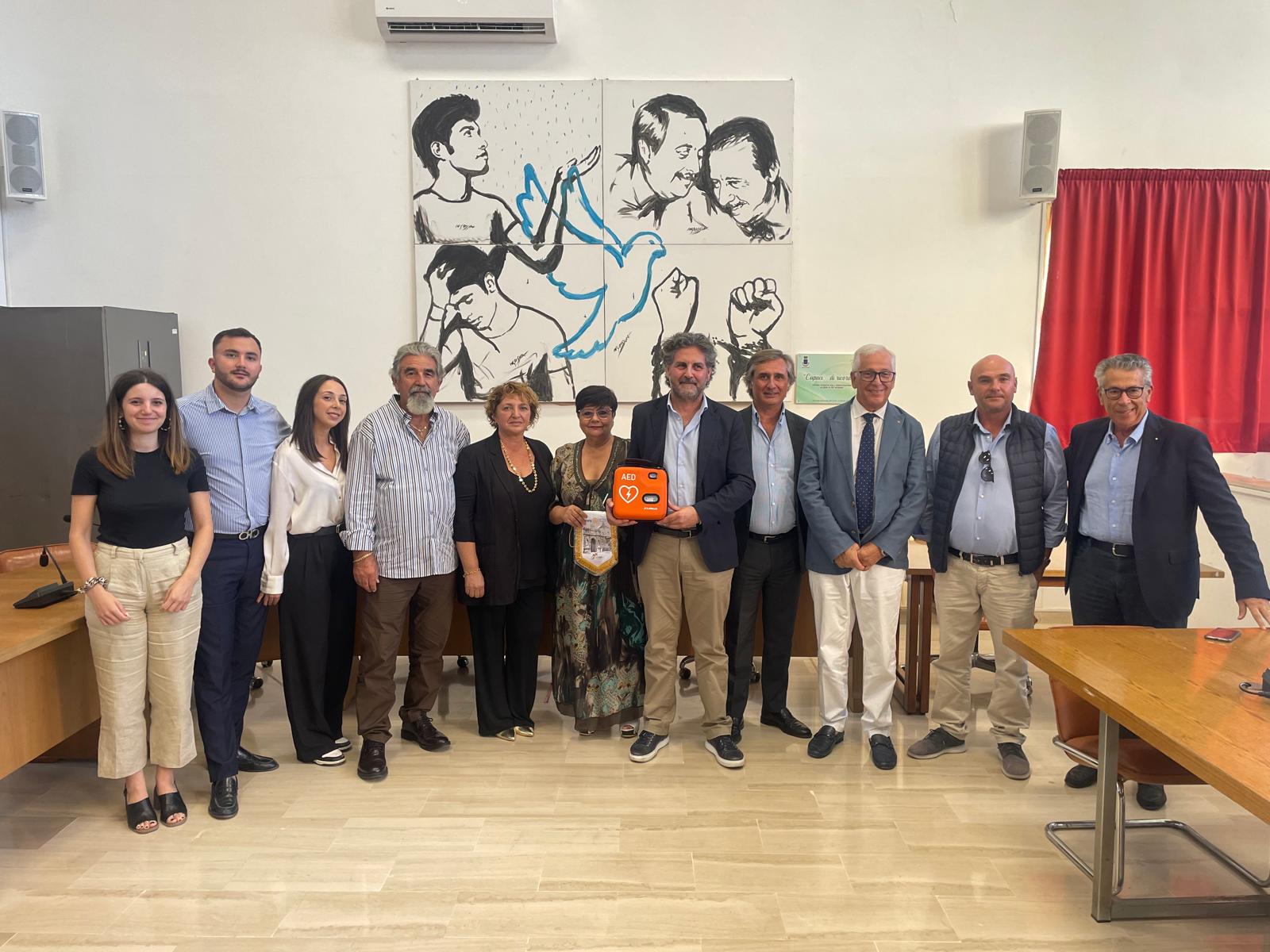 Al Comune di Petrosino un defibrillatore salva-vita