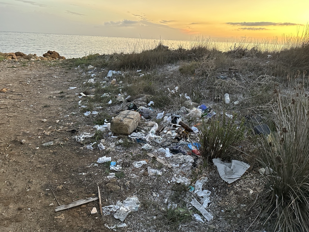 Capo Feto: oasi naturale tra Mazara e Petrosino o discarica a cielo aperto?