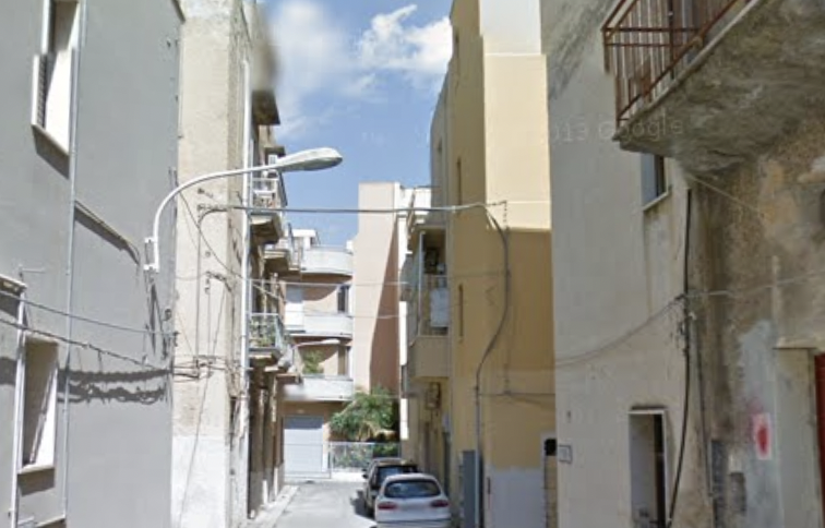 Bambino precipita dal balcone a Mazara, ricoverato con varie fratture