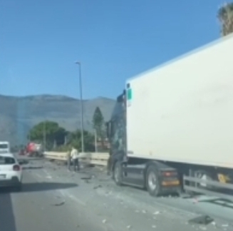 Nuovo incidente sulla A29 Palermo-Mazara, si ribalta autocisterna