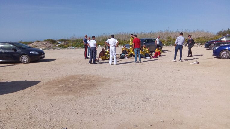 Sbarco di immigrati nelle coste marsalesi, soccorsi in mare. Ci sono un minore e una donna incinta