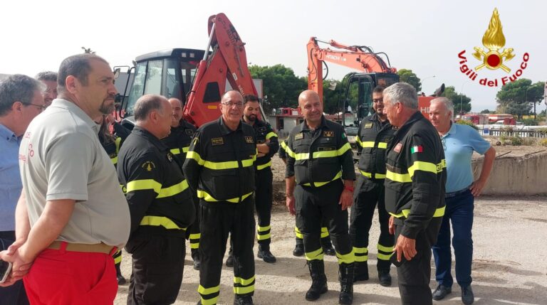 Corsi di formazione al Comando dei Vigili del Fuoco di Trapani: visita del direttore regionale Carrolo