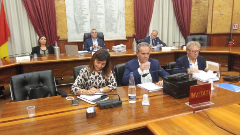 Marsala: la seduta di Consiglio comunale inizia tra lo sconcerto per la vicenda corruzione