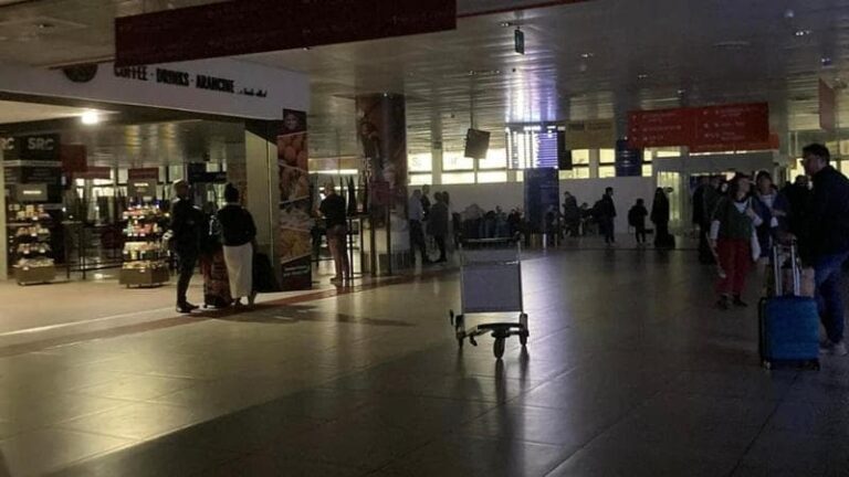 L’aeroporto di Palermo chiuso per allagamenti, tre voli dirottati a Birgi