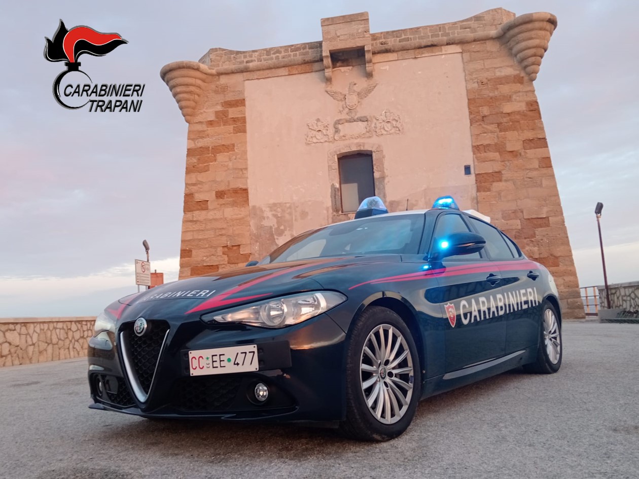 Controlli dei carabinieri a Trapani, denunce e segnalazioni alla prefettura