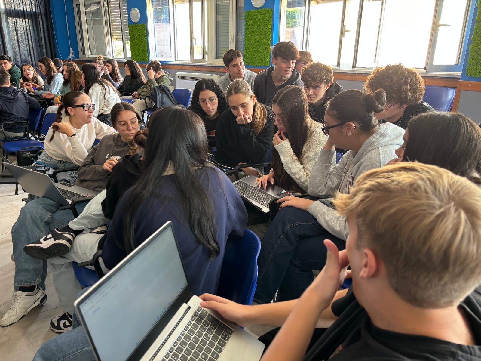 “Scintille di bellezza” al Liceo Ruggieri di Marsala: concluso il percorso formativo per studenti