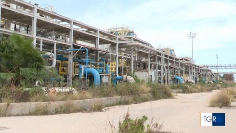 Dissalatori, Schifani: «In arrivo 20 milioni di euro per avviare gli impianti»