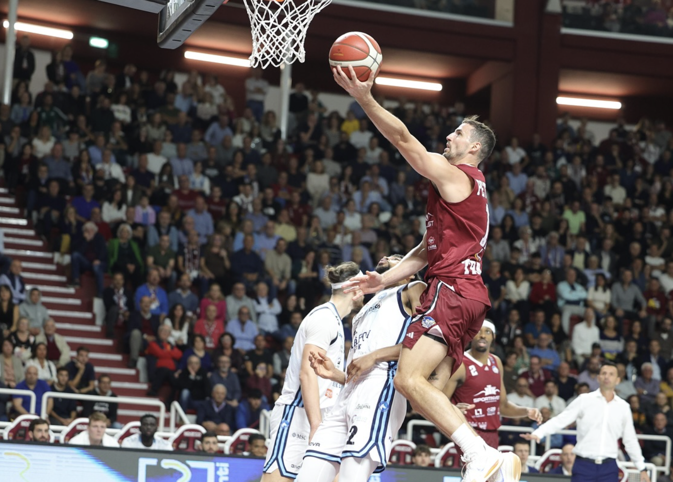 Basket: Trapani batte Napoli, problemi con la messa in onda della gara