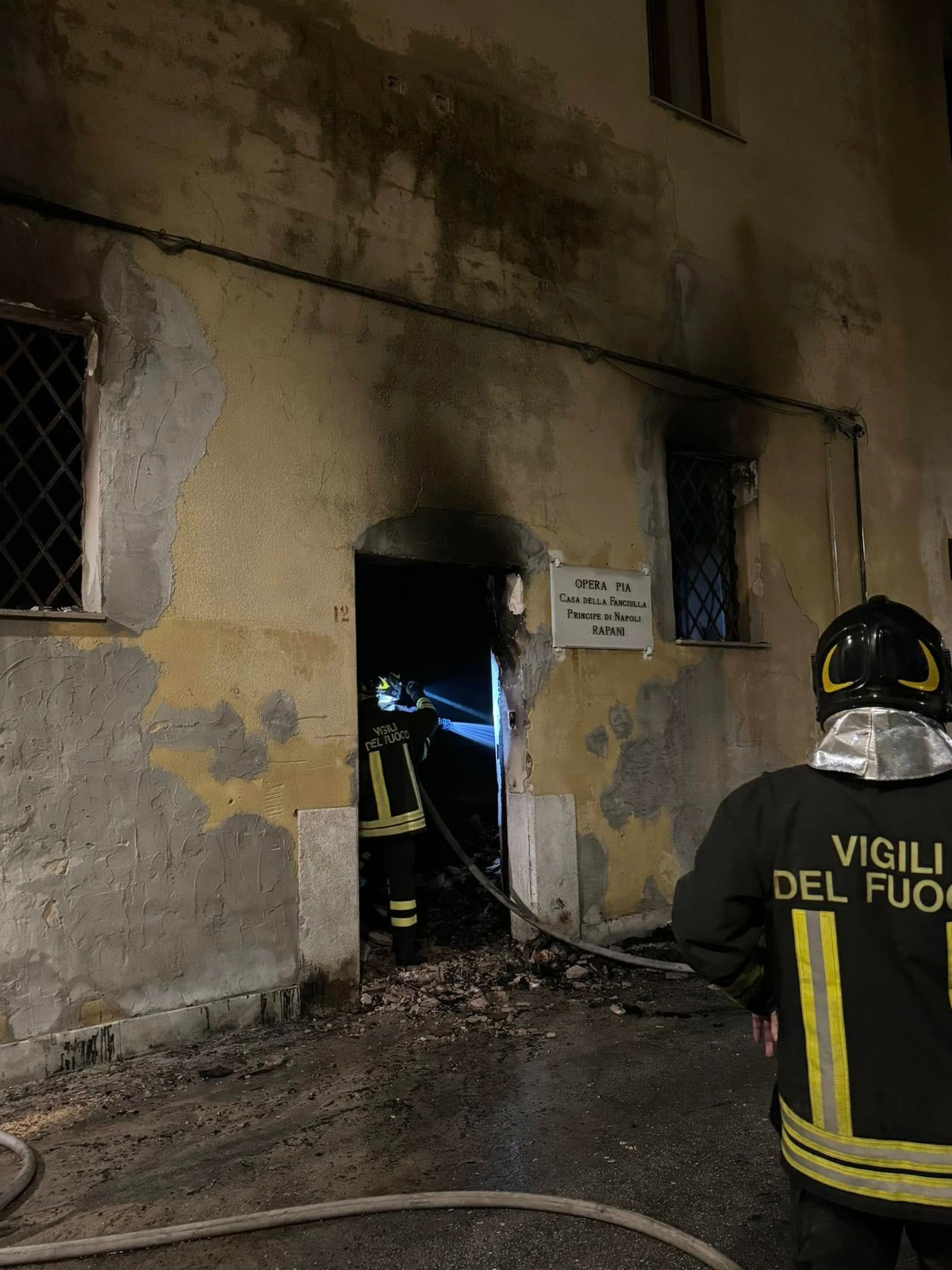 Trapani, incendio doloso all’ex “Casa della Fanciulla” in pieno centro storico