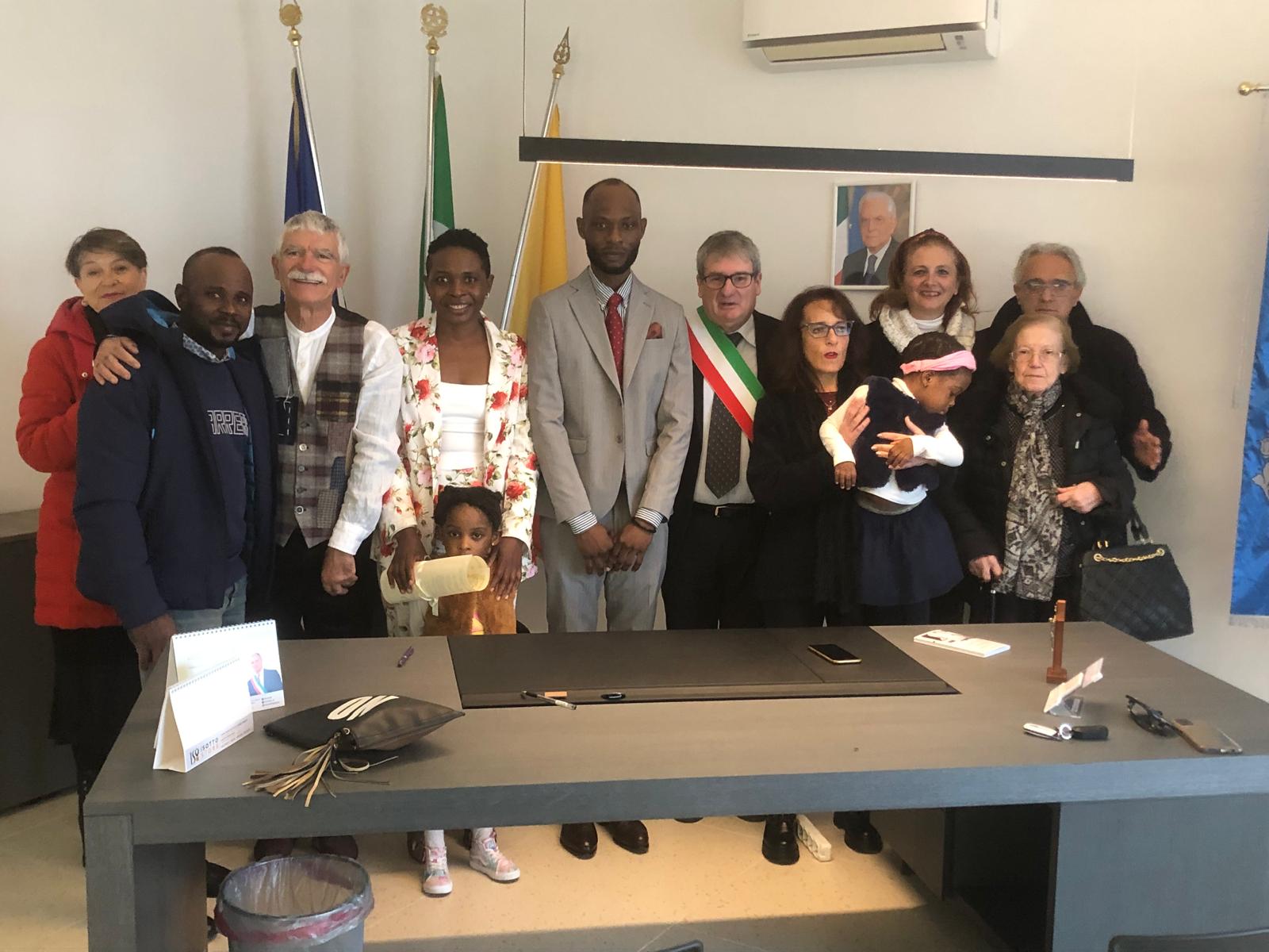 Il sindaco di Misiliscemi celebra il matrimonio di due cittadini congolesi