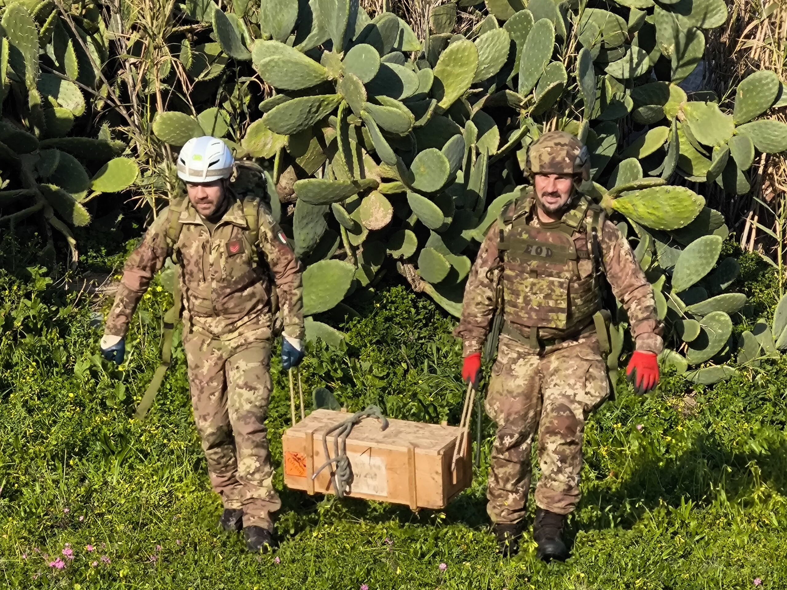 Speleologi trovano un ordigno bellico da 45 kg nelle campagne di Castellammare