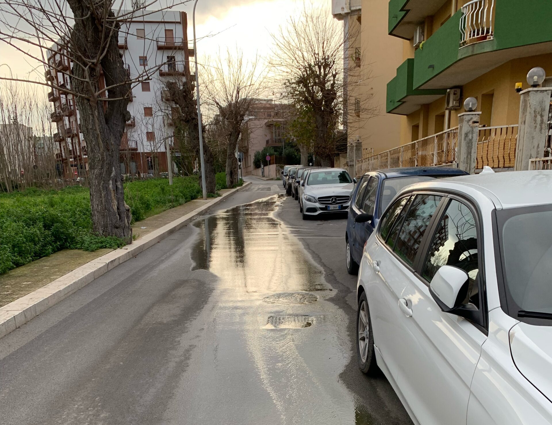 Marsala: torna la perdita d’acqua in viale Whitaker, era stata riparata giorni fa