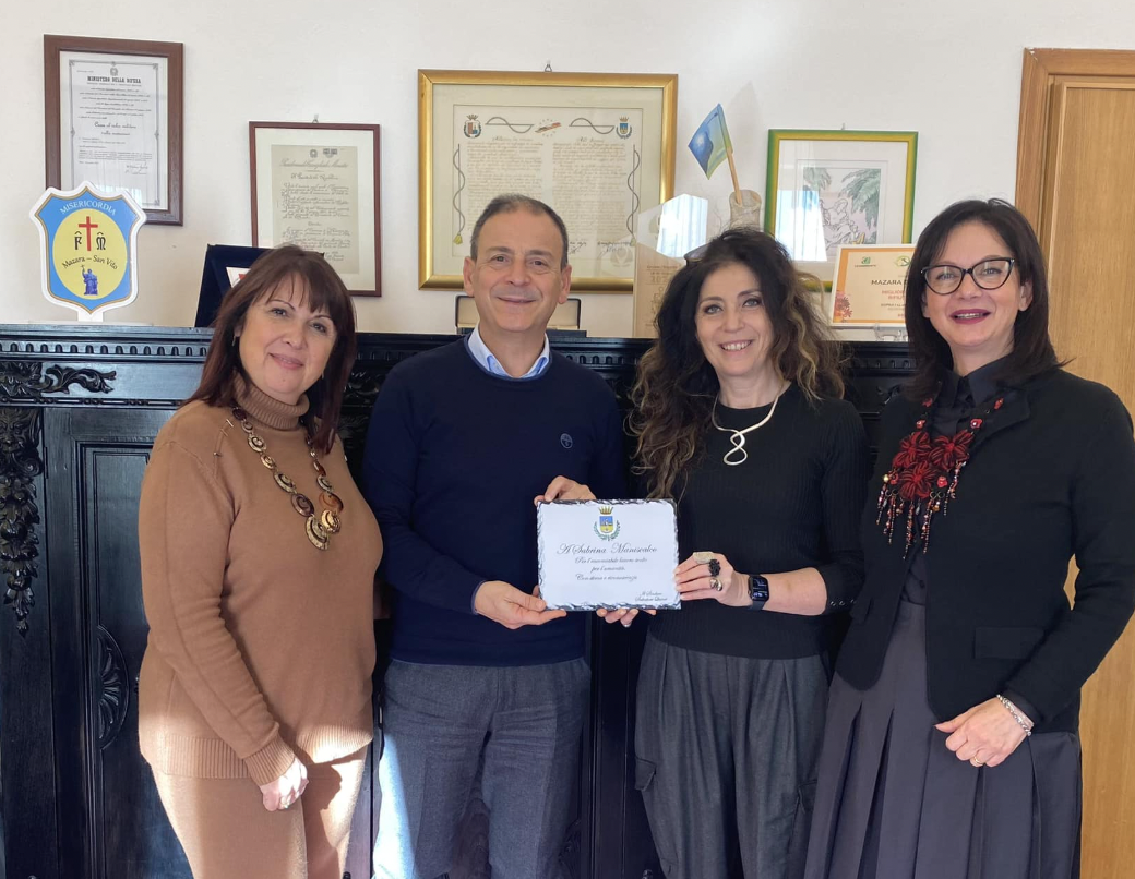 La scienziata Sabrina Maniscalco da Helsinki a Mazara, ricevuta in Comune dal sindaco Quinci