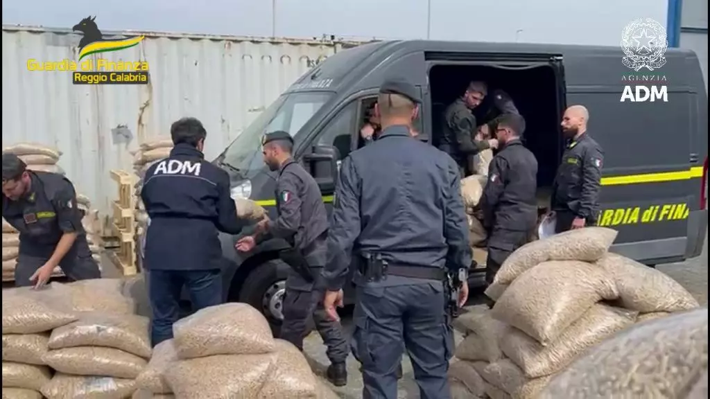 Sequestrata una tonnellata di cocaina nel reggino