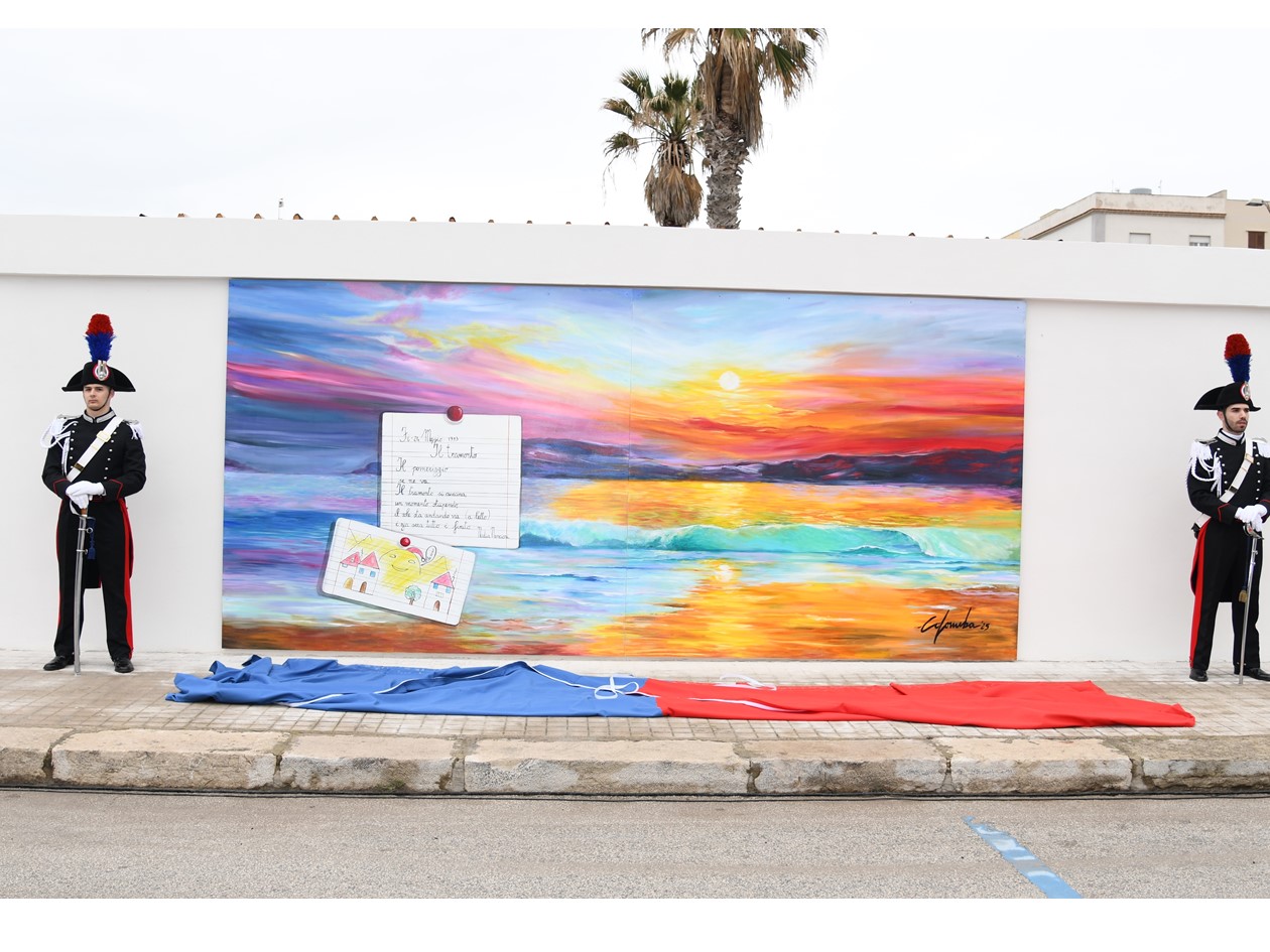 Trapani e la memoria delle vittime di mafia, un dipinto in Piazza Vittorio Emanuele