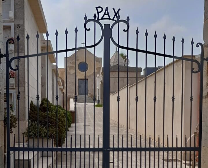 A Pantelleria inizia la decadenza delle concessioni di edicole funerarie