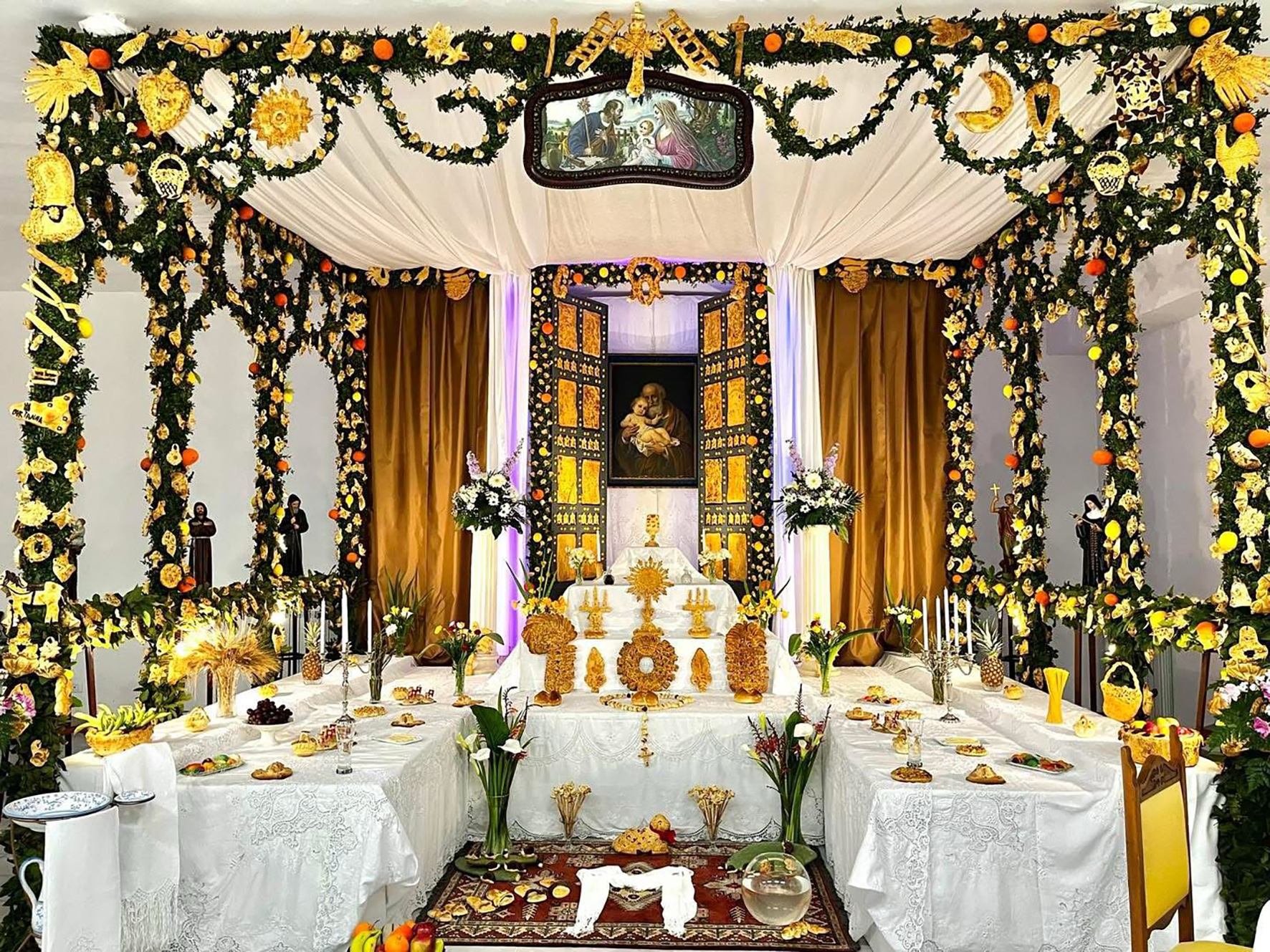 A Partanna la Porta Santa di San Pietro riprodotta con i panuzzi di San Giuseppe