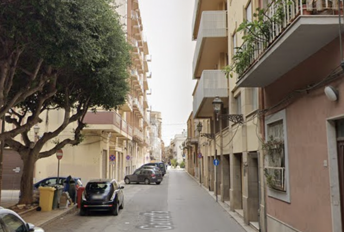 Marsala: scene da paura in un locale del centro, accoltellato un uomo