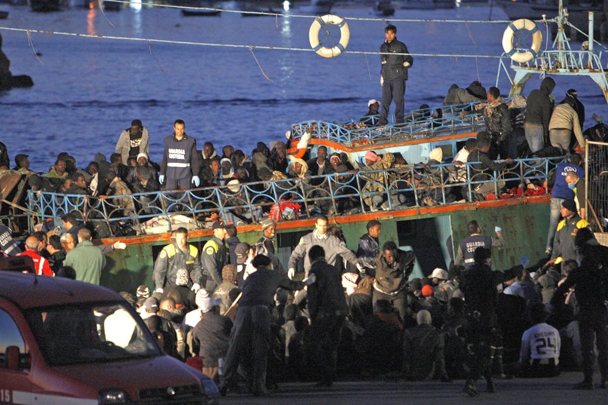 Sbarco di 344 migranti a Lampedusa, soccorsi e accompagnati all’hotspot