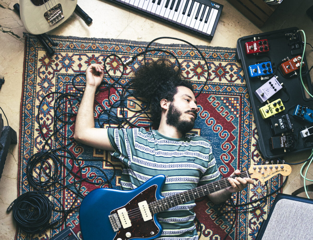 Warco in concerto al Civic di Mazara, il cantautore marsalese presenta il primo Ep