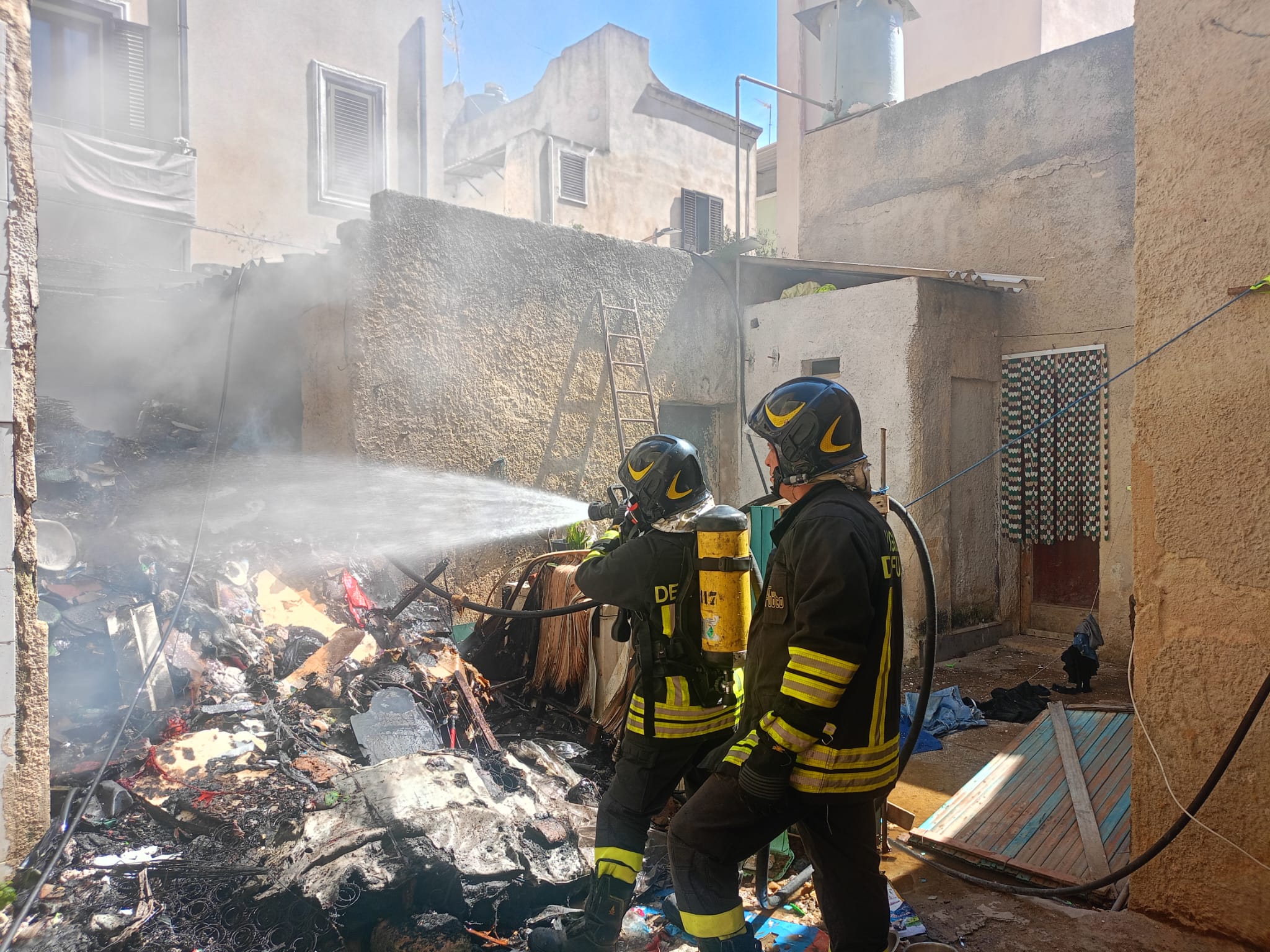 Marsala: incendio in un appartamento in zona Porticella, intervengono i vigili del fuoco