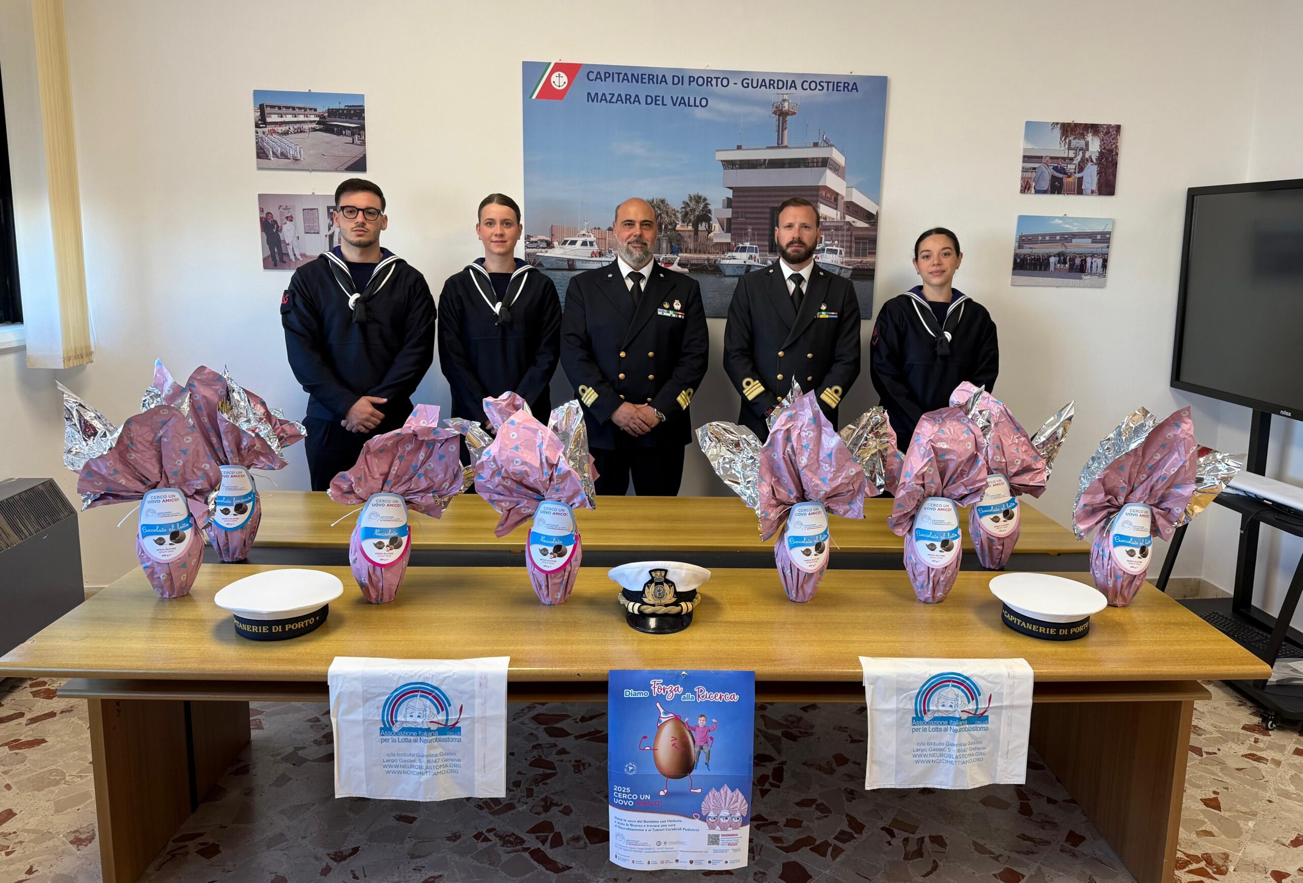Con la Capitaneria di Porto per “Cerca un Uovo Amico” a sostegno dei bimbi malati