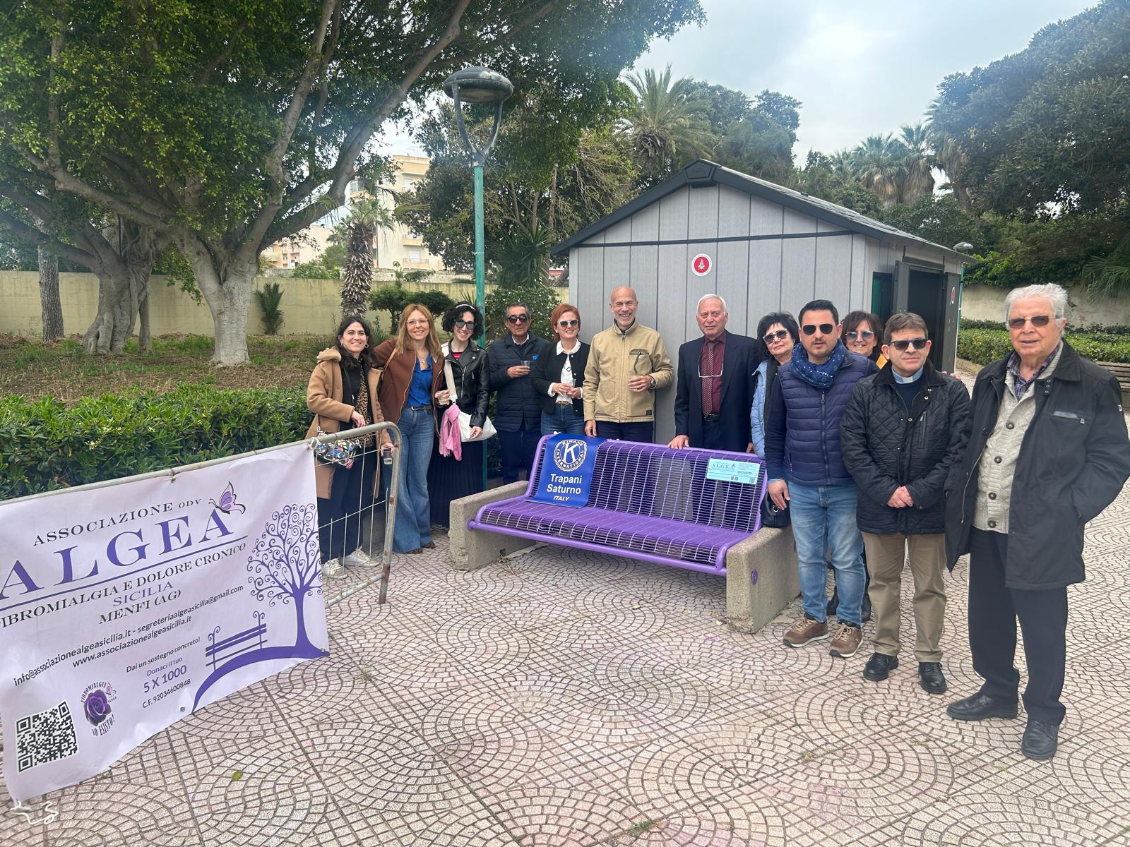 Fibromialgia, donata al Comune di Trapani la “panchina viola”