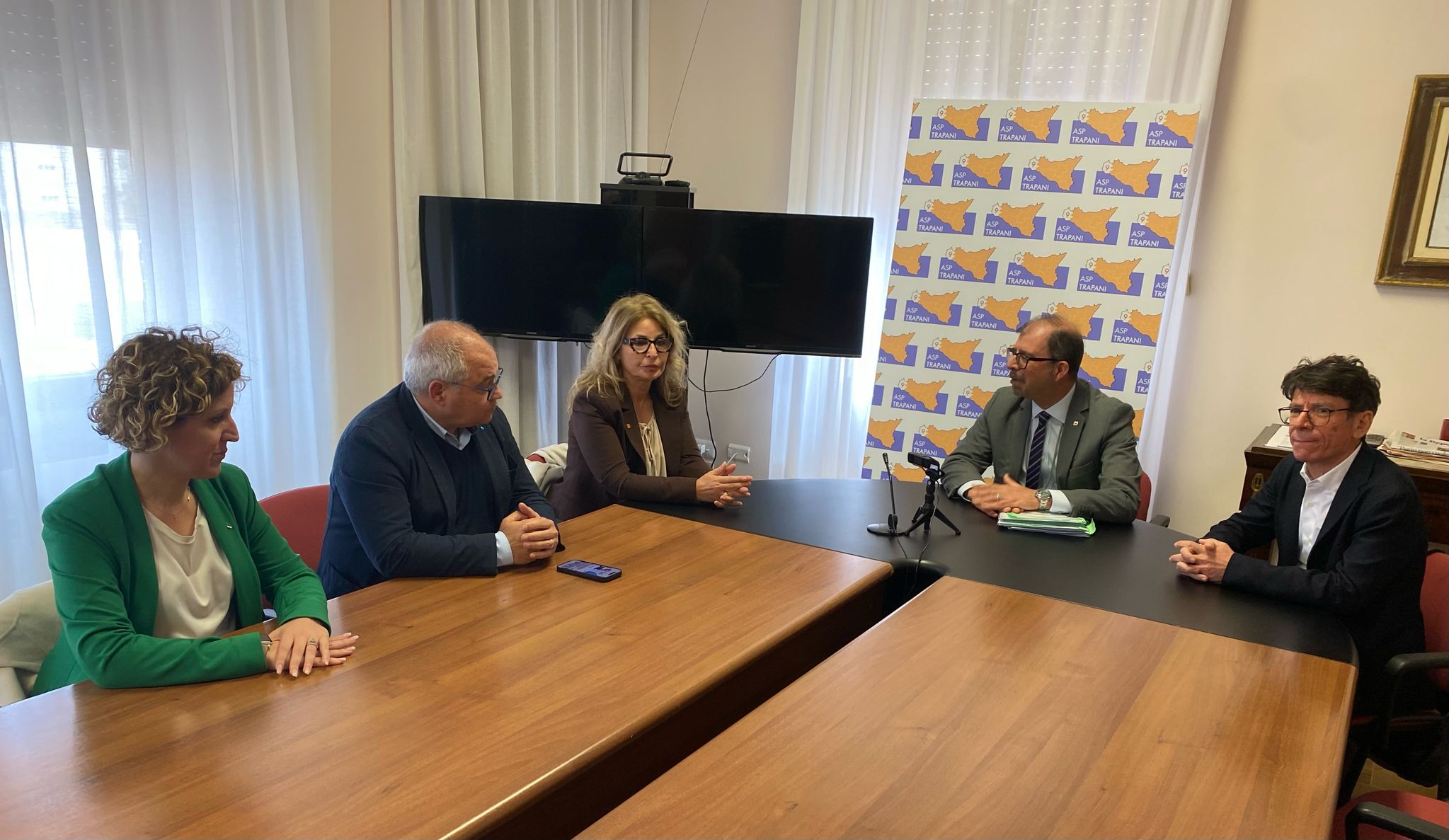 Sit-in dei sindacati per la sanità trapanese. I segretari hanno incontrato Palazzolo