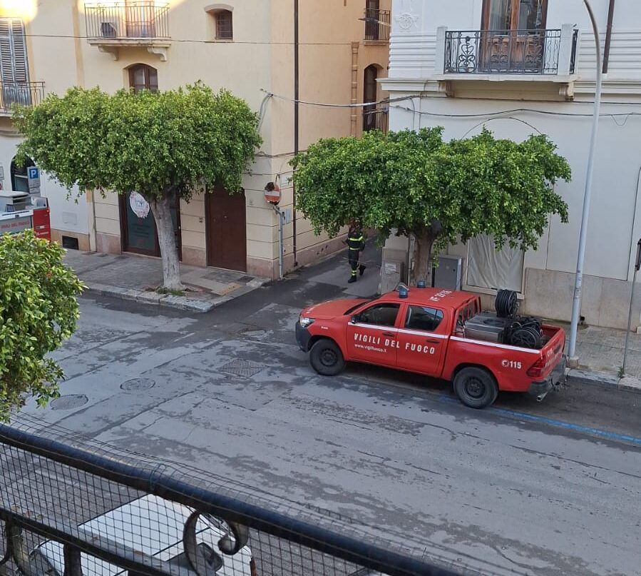 Marsala: fumo da un’auto parcheggiata, Vigili del Fuoco sul posto
