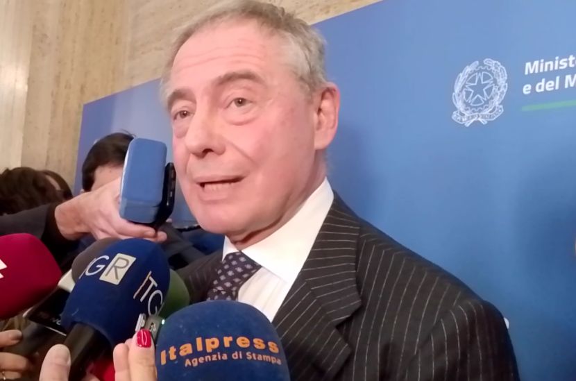 Ex Ilva, Urso “Faremo il possibile per garantire ripresa del sito”