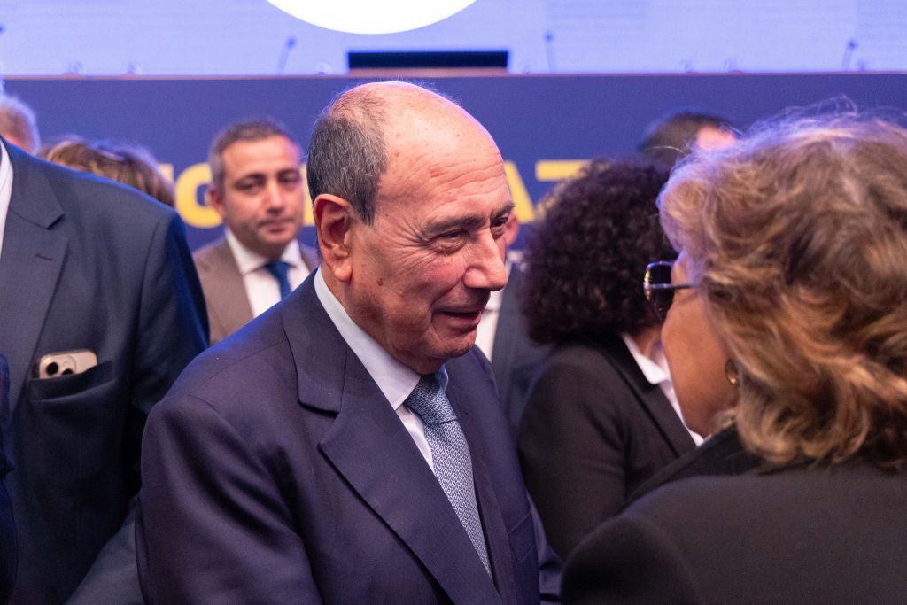 Schifani dopo le intimidazioni: “Vado avanti, non sono tornato in Sicilia a svernare”