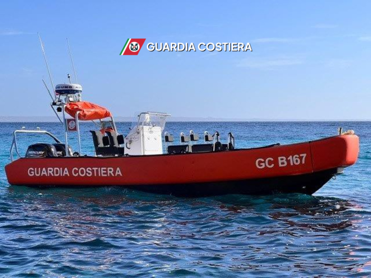 A bordo di una barca in difficoltà al largo di Favignana, salvati dalla Guardia Costiera
