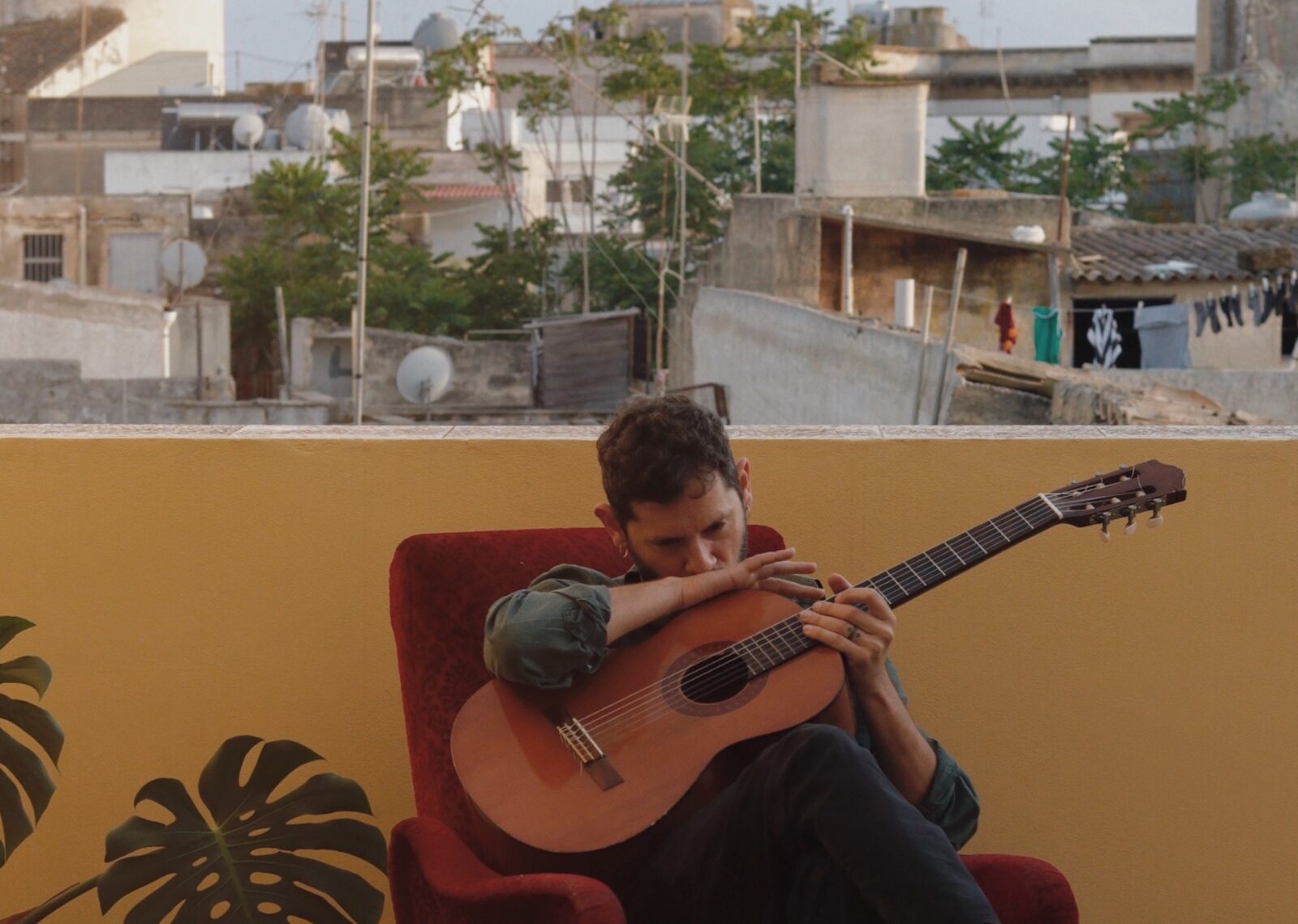 “Luna Torta”, singolo e nuovo percorso artistico per il cantautore mazarese Cico Messina