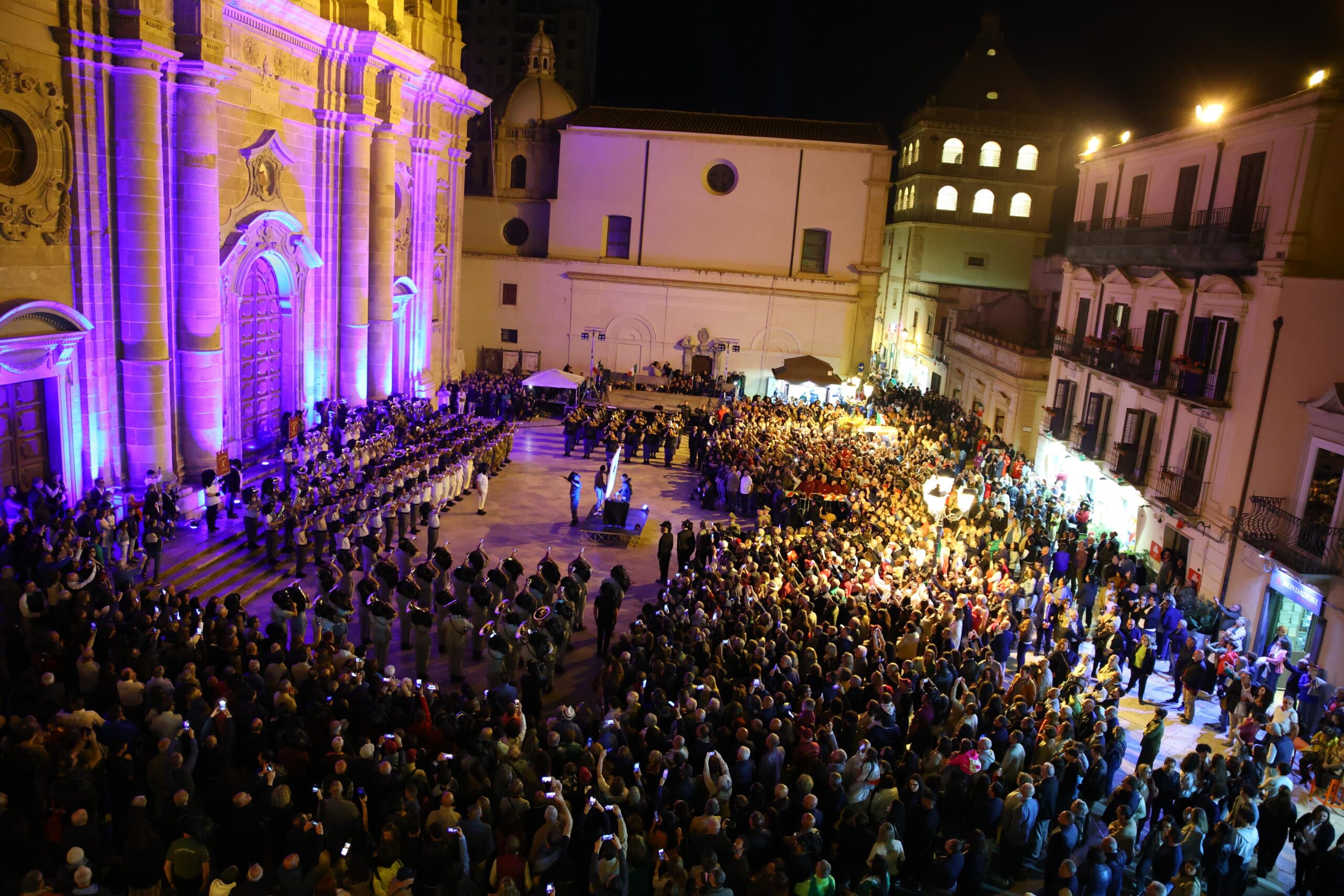 A Marsala il giorno della grande sfilata finale del Raduno Nazionale dei Bersaglieri