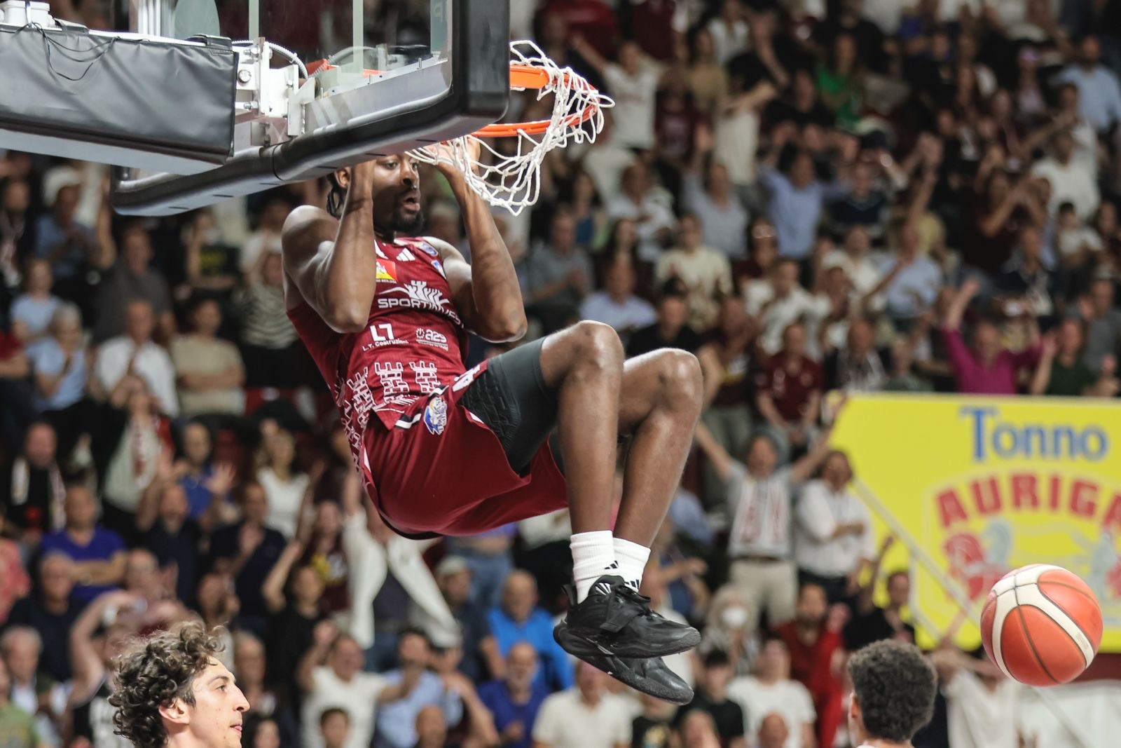 Trapani Shark: il sogno scudetto continua contro Brescia